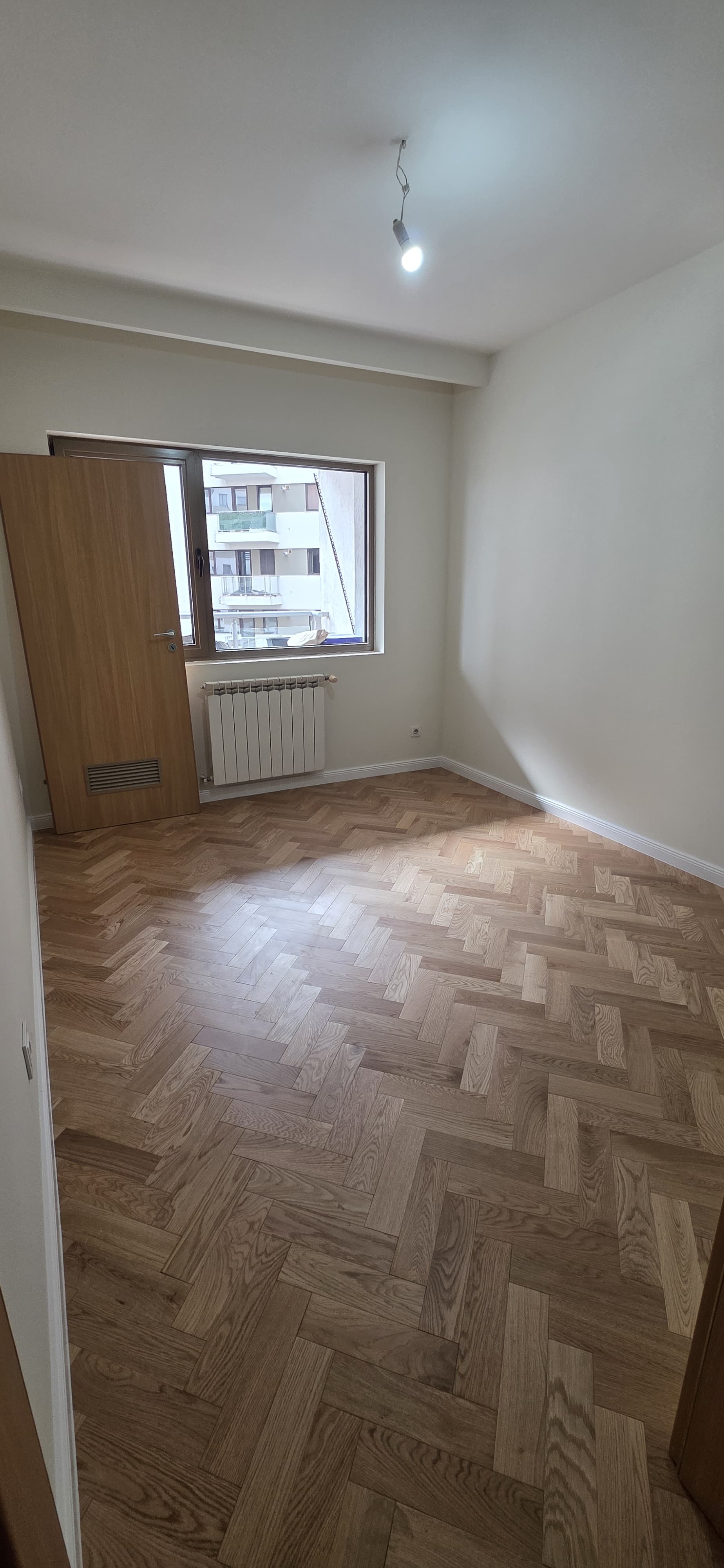 Parchet Herringbone Finalizat